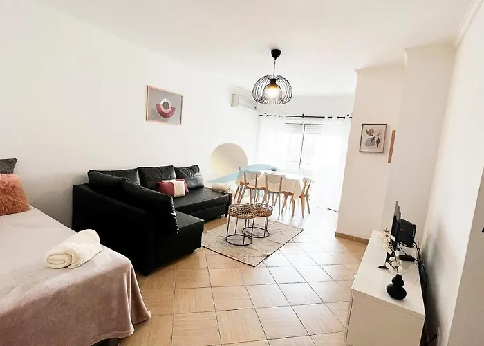 Oura Lancemar By Sunny Deluxe Apartman *