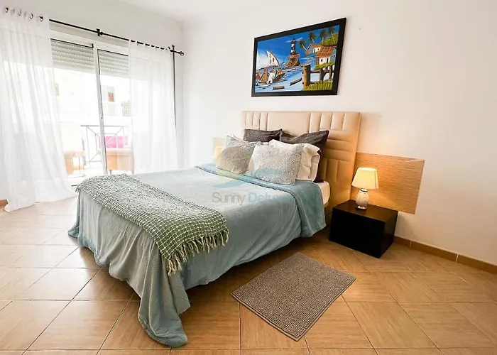 Oura Lancemar By Sunny Deluxe