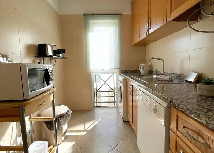 Oura Lancemar By Sunny Deluxe Apartmán