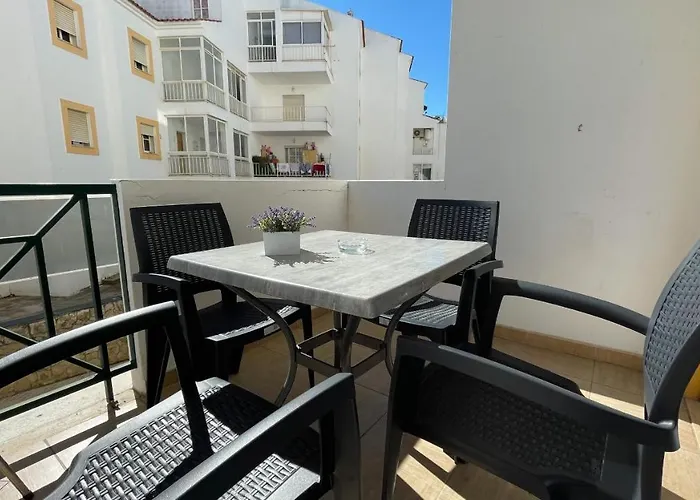 Oura Lancemar By Sunny Deluxe Apartmán